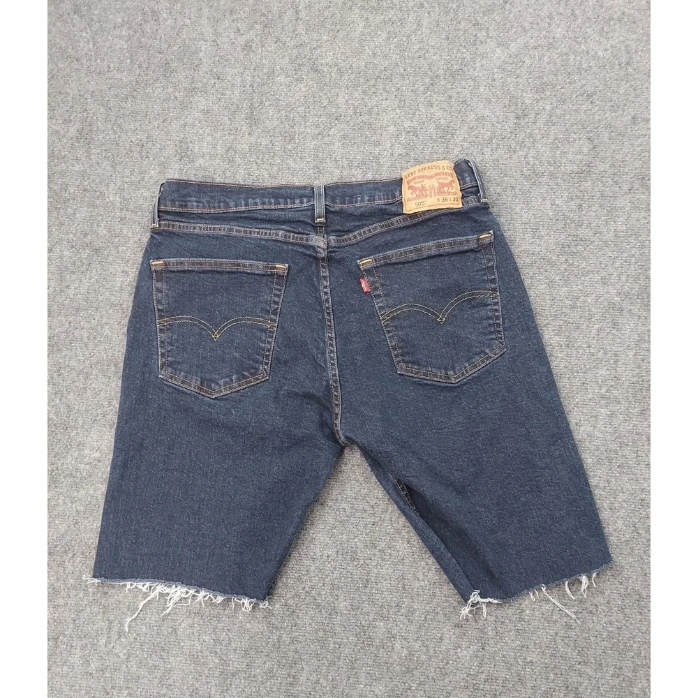Levis 505 Denim Shorts Jorts Mens 34x9 Blue Bermuda Cut Off Fray Hem Dark tag 36